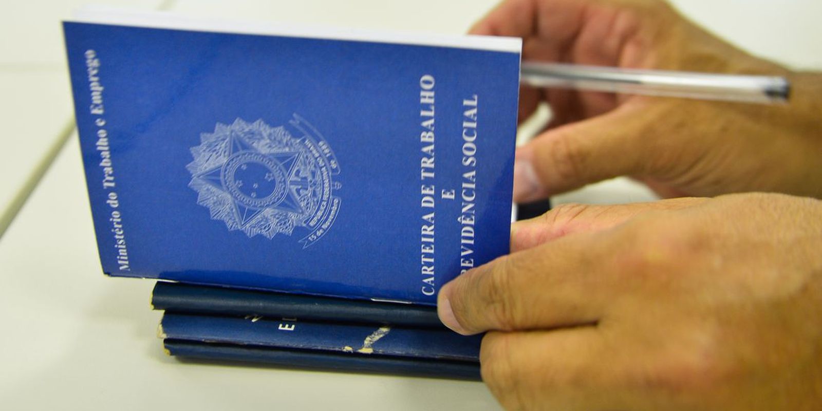 Desemprego entre jovens cai pela metade entre 2019 e 2024