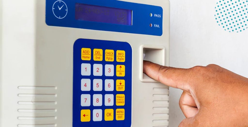 Fraude no ponto eletrônico: Ex-servidor é acusado de causar prejuízo aos cofres públicos em Paranaguá Fraude no ponto eletrônico: Ex-servidor é acusado de causar prejuízo aos cofres públicos em Paranaguá