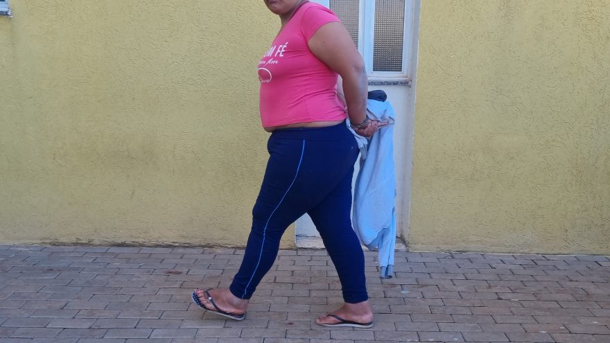 Moradora de rua é presa após furtar fone de ouvido em loja no Centro de Cascavel
