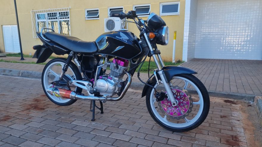 Jovem é preso pilotando moto furtada no Brasília