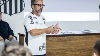 Ex-auxiliar de Tite, Cleber Xavier debuta como técnico no Santos
