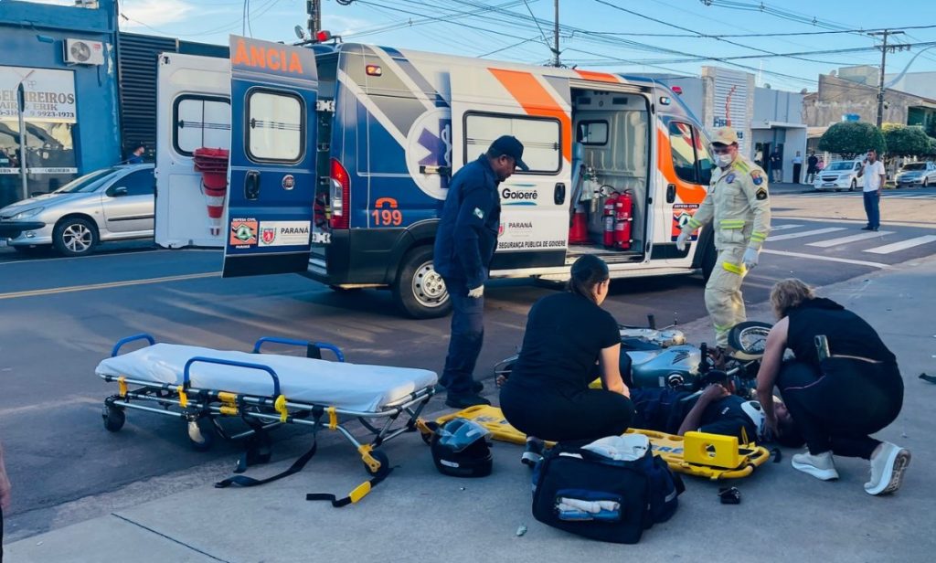 Três pessoas ficam feridas em acidente entre moto e scooter elétrica em Goioerê