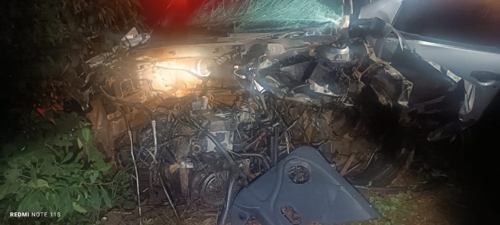 Condutor de Ecosport morre em violenta colisão frontal com Sandero na PR-473 em Quedas do Iguaçu