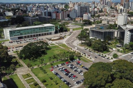 Órgãos públicos estaduais terão horário diferenciado no feriado do Dia do Trabalhador Imagem referente a Órgãos públicos estaduais terão horário diferenciado no feriado do Dia do Trabalhador