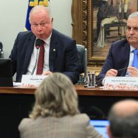 Imagem referente a CCJ analisa suspenção de ação contra Bolsonaro e Ramagem no STF