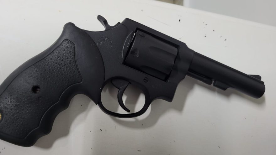 Em Toledo, Polícia Civil prende homem com arma de fogo furtada