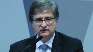 PGR é a favor de prisão domiciliar para Collor