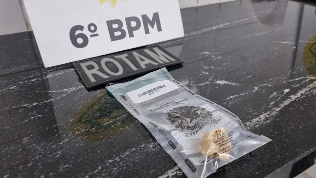Dupla é detida em flagrante pela Rotam em posse de crack no Santa Cruz