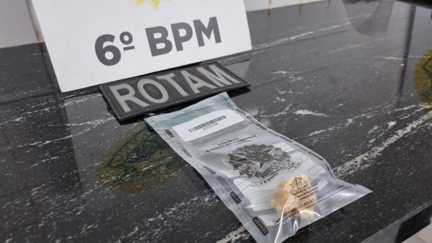 Dupla é detida em flagrante pela Rotam em posse de crack no Santa Cruz