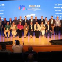 Imagem referente a Ex-presidentes da AMP são homenageados por articulação municipalista