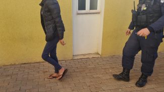 Mulher é encaminhada à delegacia após homicídio no Consolata