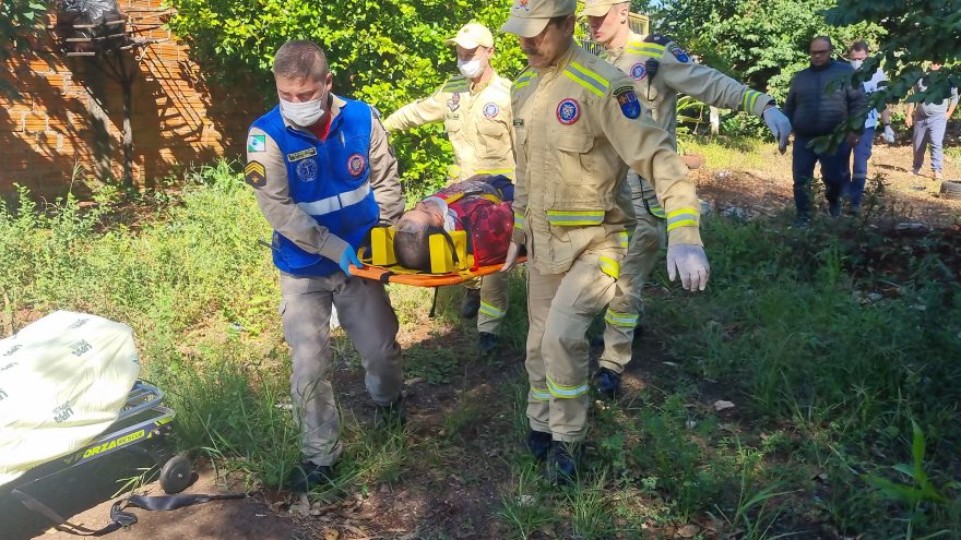 Homem é socorrido após queda de 6 metros de altura no Paulo Godoy