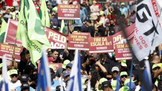 Ato em SP une centrais sindicais e governo pelo fim da escala 6x1