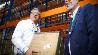 Ministério da Saúde recebe 1,3 milhão de vacinas contra a Covid-19