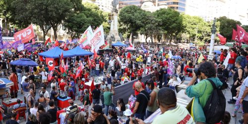 Fim da escala 6×1 une movimentos no ato de 1º de Maio no Rio Imagem referente a Fim da escala 6×1 une movimentos no ato de 1º de Maio no Rio
