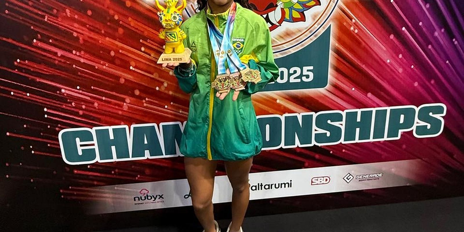 Carioca de 14 anos conquista Mundial sub-17 de levantamento de peso