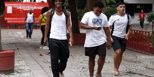 Enem 2025: prazo para pedir isenção da taxa acaba nesta sexta Imagem referente a Enem 2025: prazo para pedir isenção da taxa acaba nesta sexta