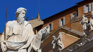 Instalada na Capela Sistina chaminé que anunciará o novo papa