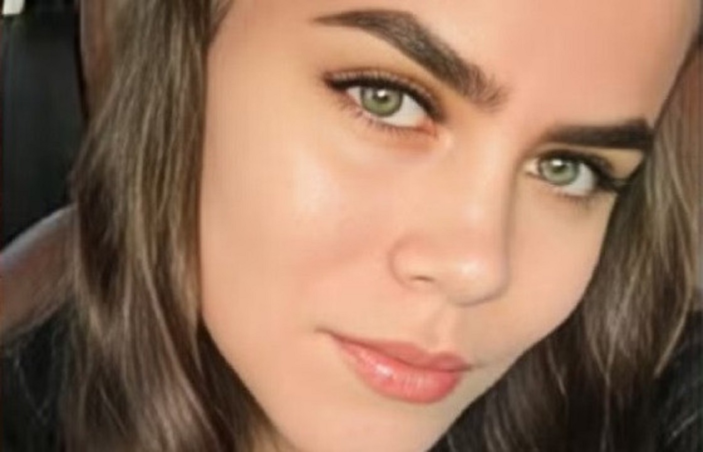 Evelyn Poliana de Oliveira está sendo procurada por tentativa de homicídio