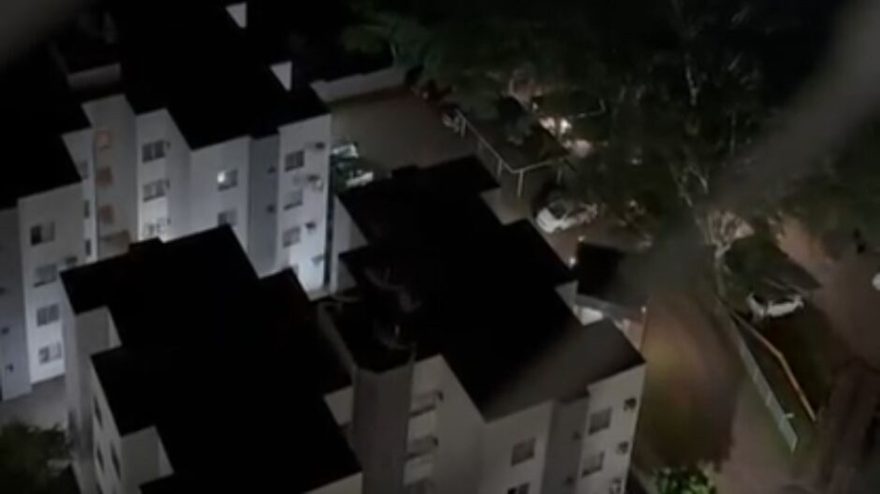 Desespero e medo na madrugada: moradora grava mulher pedindo socorro