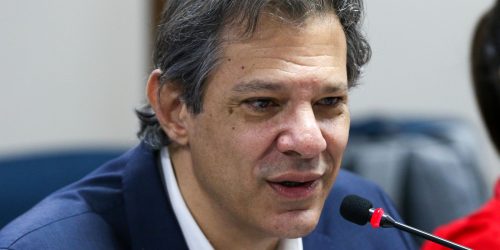 Haddad viaja à Califórnia para buscar investimentos em data centers Imagem referente a Haddad viaja à Califórnia para buscar investimentos em data centers