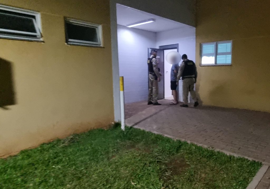 Homem é acusado de ameaçar o pai com uma faca no Bairro Brasília