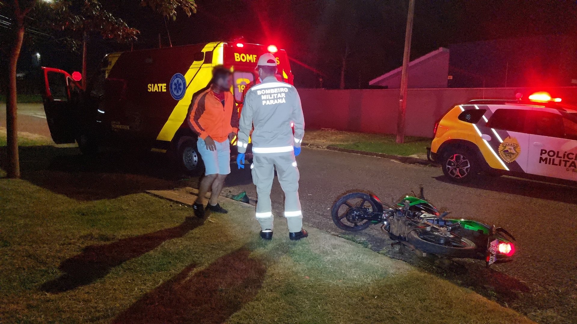 Jovem paraguaio fica ferido ao cair de moto no Pioneiros Catarinenses