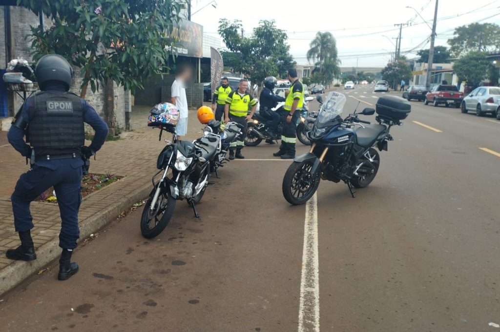 Jovem é detido por embriaguez ao ser flagrado em operação de trânsito no Guarujá