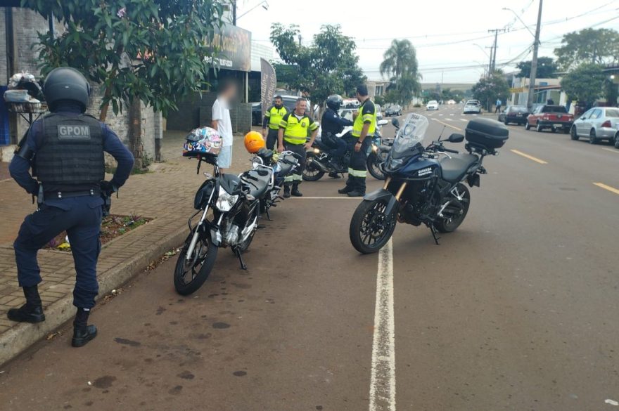 Jovem é detido por embriaguez ao ser flagrado em operação de trânsito no Guarujá