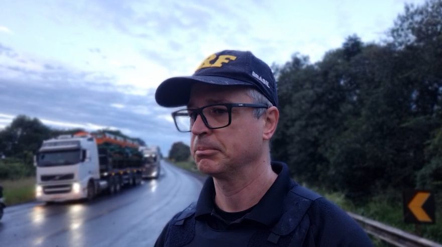 “Trânsito ficou bloqueado por 45 minutos para socorro das vítimas”, relata PRF
