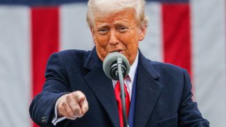 Trump ordena tarifa de 100% sobre filmes produzidos no exterior