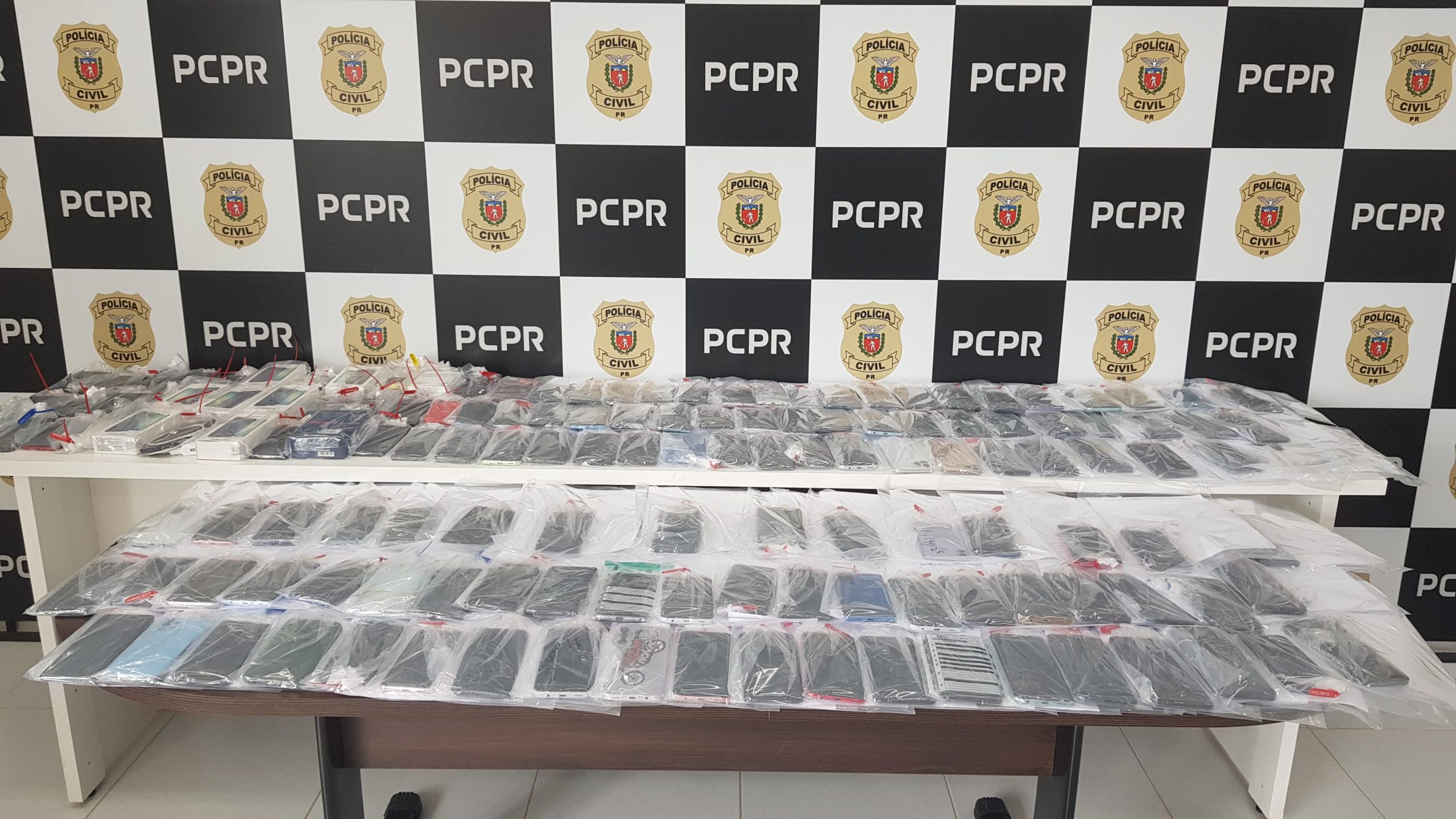 Projeto RECUPERACEL: Polícia Civil de Cascavel devolve 160 celulares roubados às vítimas