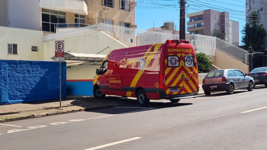 Menino de 11 anos fica ferido ao ser atingido por brinquedo