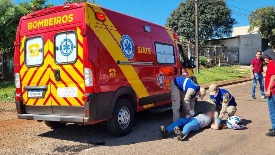 Motociclista fica ferida após colisão com carro no Bairro Cascavel Velho