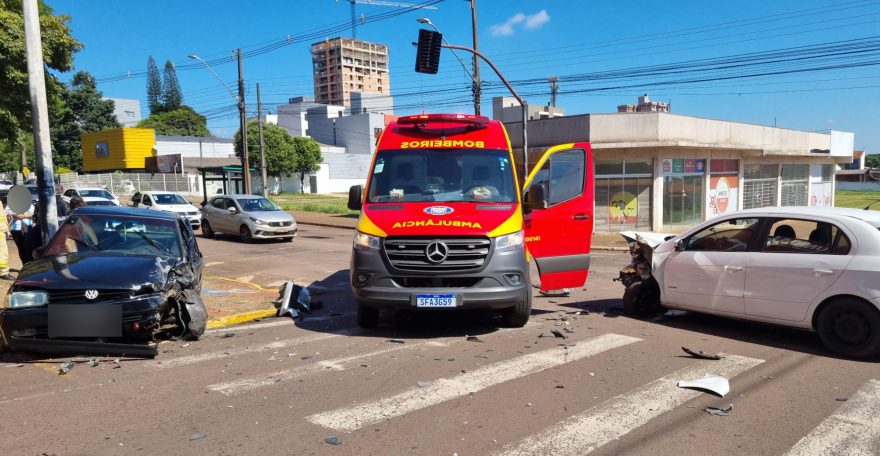 Motorista fica ferido em acidente no Tropical
