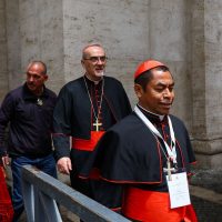 Imagem referente a Cardeais que votam no conclave estão em Roma, diz Vaticano