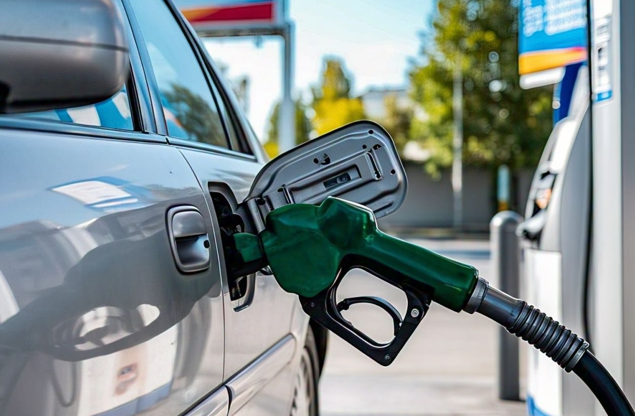 Paranapetro faz esclarecimento sobre baixa do preço do diesel anunciada pela Petrobras Paranapetro faz esclarecimento sobre baixa do preço do diesel anunciada pela Petrobras
