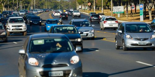 Campanha Maio Amarelo convida motoristas a desacelerarem nas rodovias Imagem referente a Campanha Maio Amarelo convida motoristas a desacelerarem nas rodovias