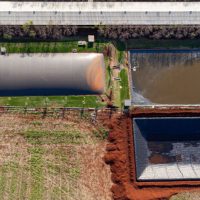 Imagem referente a Decreto isenta de ICMS biogás, biometano e combustível sustentável de avião no Paraná