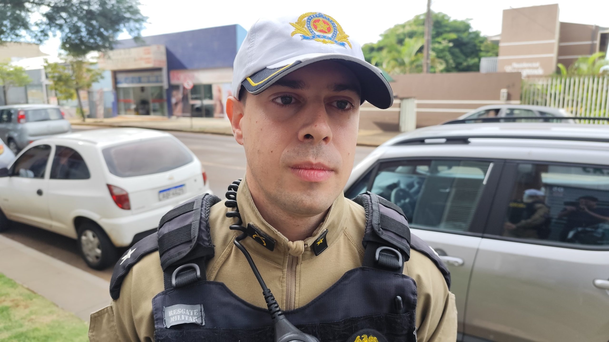 Motociclista que empinou moto e causou acidente grave vai responder por crime de trânsito, diz PM