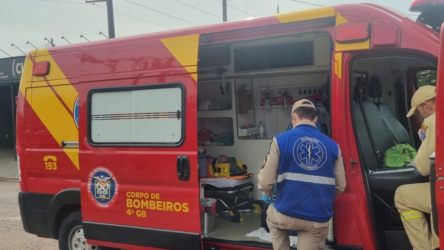 De bicicleta, idoso sofre acidente e fica ferido no Santa Felicidade