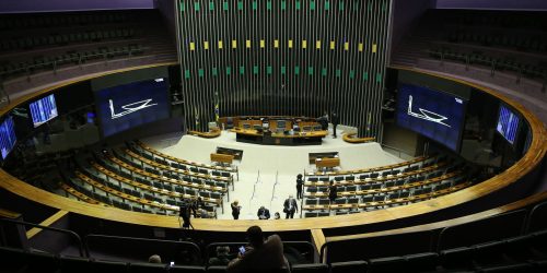 PDT deixa base do governo na Câmara após saída de Lupi Imagem referente a PDT deixa base do governo na Câmara após saída de Lupi