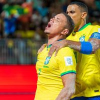 Imagem referente a Copa do Mundo de beach soccer: Brasil goleia Omã por 11 a 1