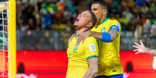 Imagem referente a Copa do Mundo de beach soccer: Brasil goleia Omã por 11 a 1