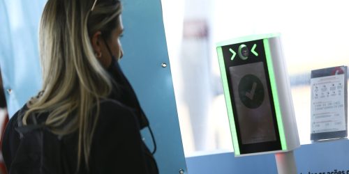 Estudo aponta riscos de tecnologias de reconhecimento facial Imagem referente a Estudo aponta riscos de tecnologias de reconhecimento facial