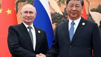 Ucrânia ataca Moscou durante visita de Xi Jinping; aeroportos fecham