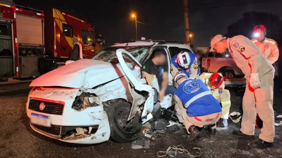 Motorista embriagado foge de acidente e provoca colisão ainda mais grave