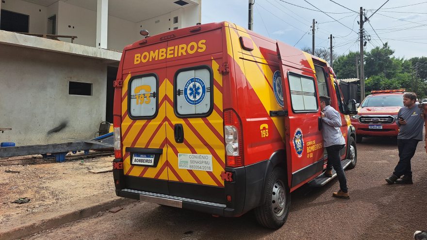 Homem sofre traumatismo cranioencefálico após queda de plano elevado no bairro Neva