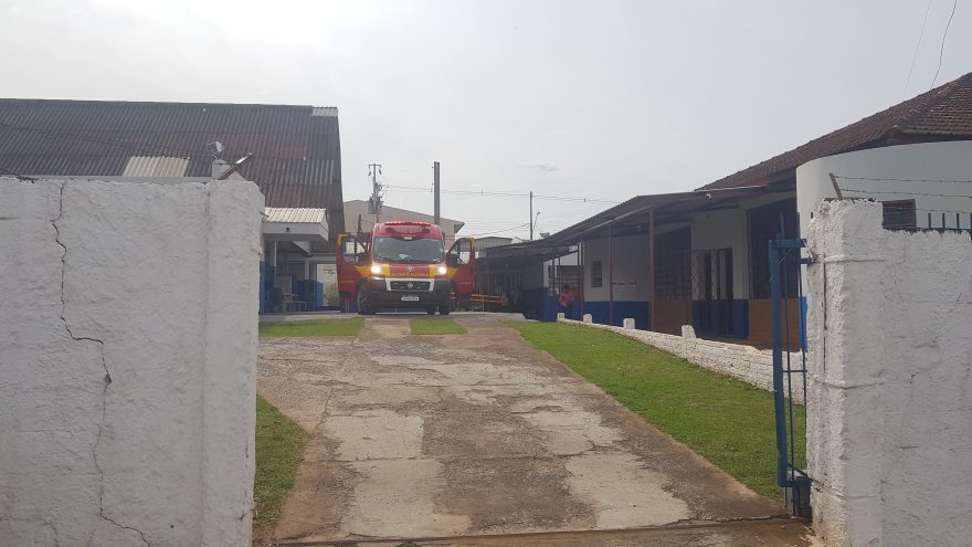 Adolescente é socorrido pelo Siate em colégio estadual do Guarujá