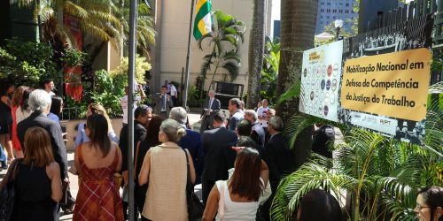 Juízes se mobilizam contra suspensão de processos sobre pejotização Imagem referente a Juízes se mobilizam contra suspensão de processos sobre pejotização